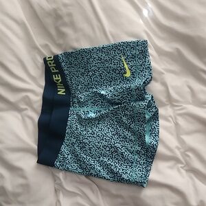 Nike pro xs workout shorts